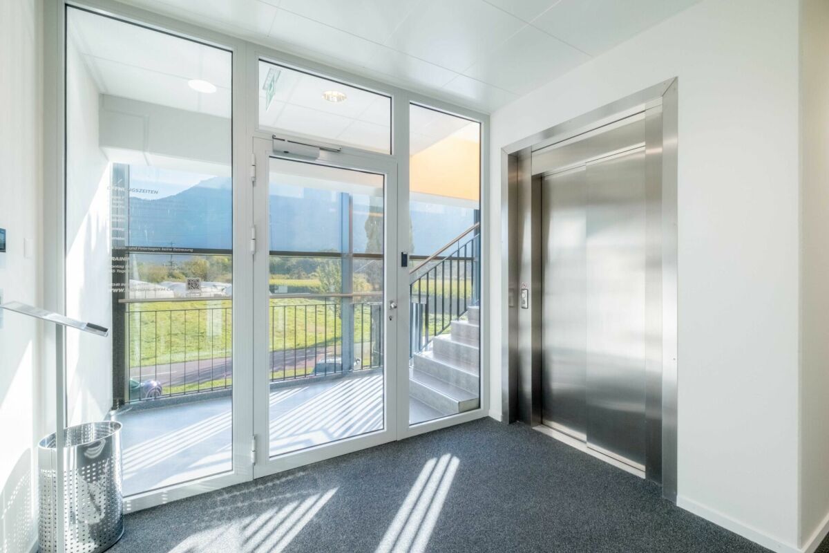 Attraktives buero fuer unternehmen und agenturen hell modern und zentral in buchs sg 1761831270 1 Attraktives Büro für Unternehmen & Agenturen - hell, modern und zentral in Buchs SG