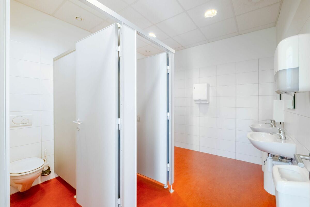 Attraktives buero fuer unternehmen und agenturen hell modern und zentral in buchs sg 1761831271 10 Attraktives Büro für Unternehmen & Agenturen - hell, modern und zentral in Buchs SG