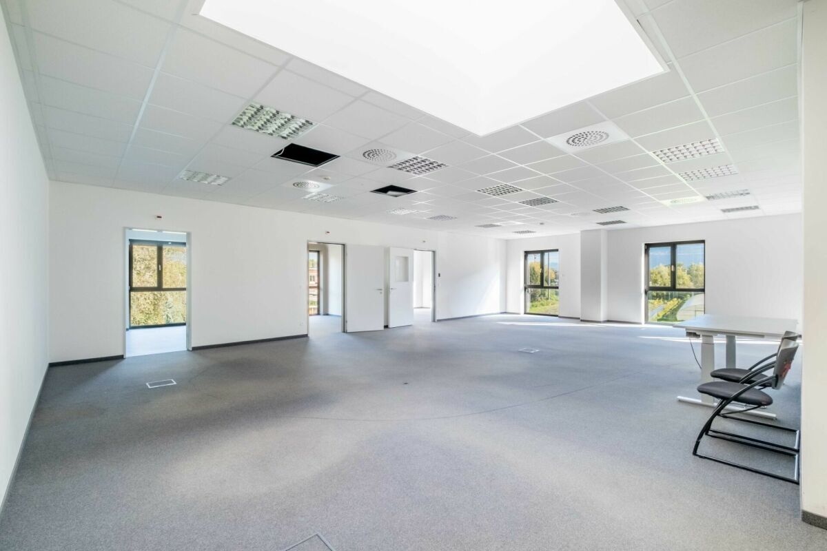 Attraktives buero fuer unternehmen und agenturen hell modern und zentral in buchs sg 1761831271 6 Attraktives Büro für Unternehmen & Agenturen - hell, modern und zentral in Buchs SG