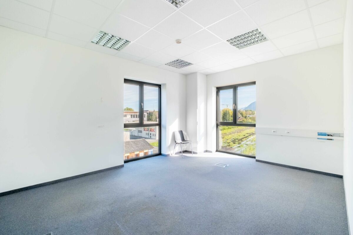 Attraktives buero fuer unternehmen und agenturen hell modern und zentral in buchs sg 1761831271 7 Attraktives Büro für Unternehmen & Agenturen - hell, modern und zentral in Buchs SG